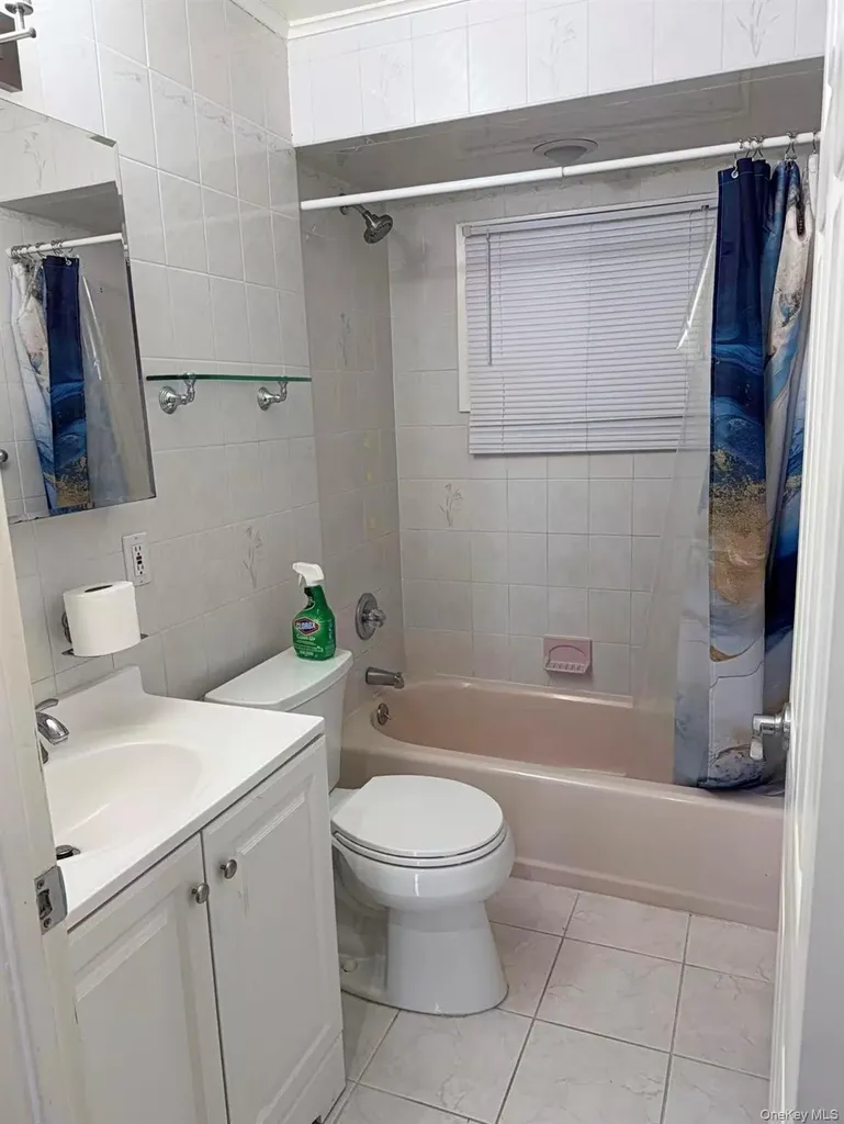 10 The Spur Syosset NY 11791