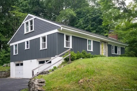 1 Hennessey Lane Poughkeepsie NY 12603