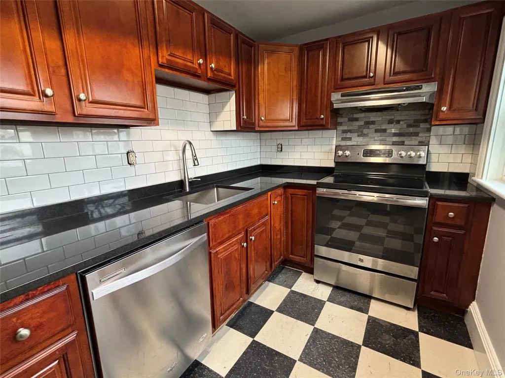 17 Hamilton Avenue Ossining NY 10562