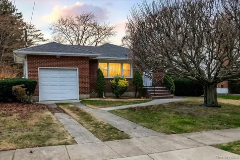 41 Meade Avenue Bethpage NY 11714