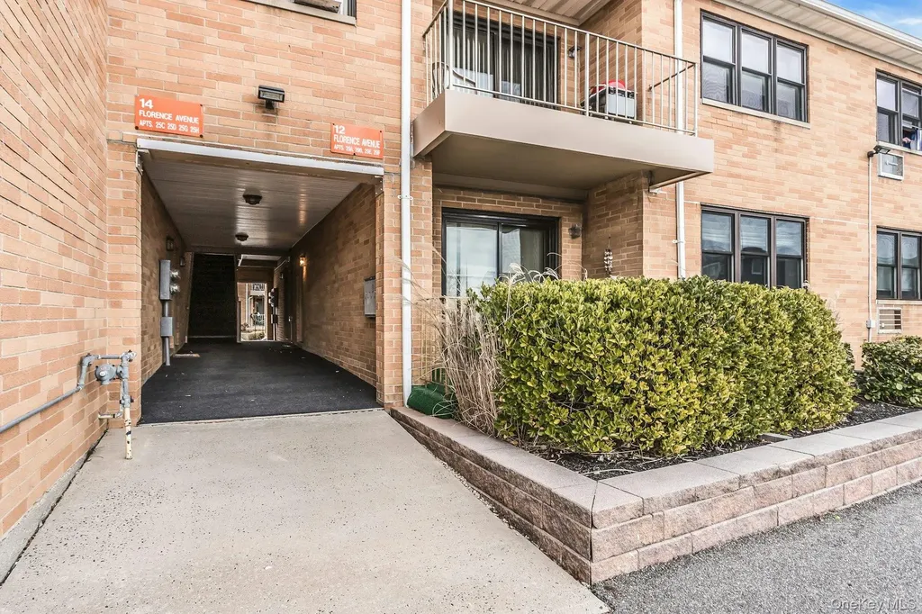 12 Florence Avenue Freeport NY 11520