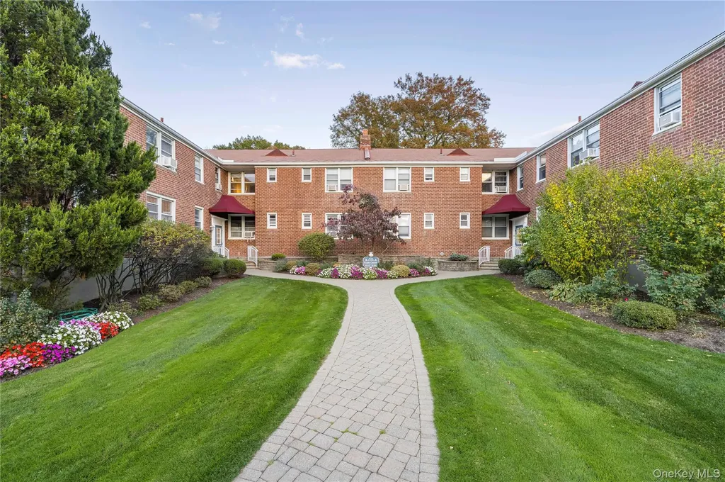 13 Bryant Crescent White Plains NY 10605
