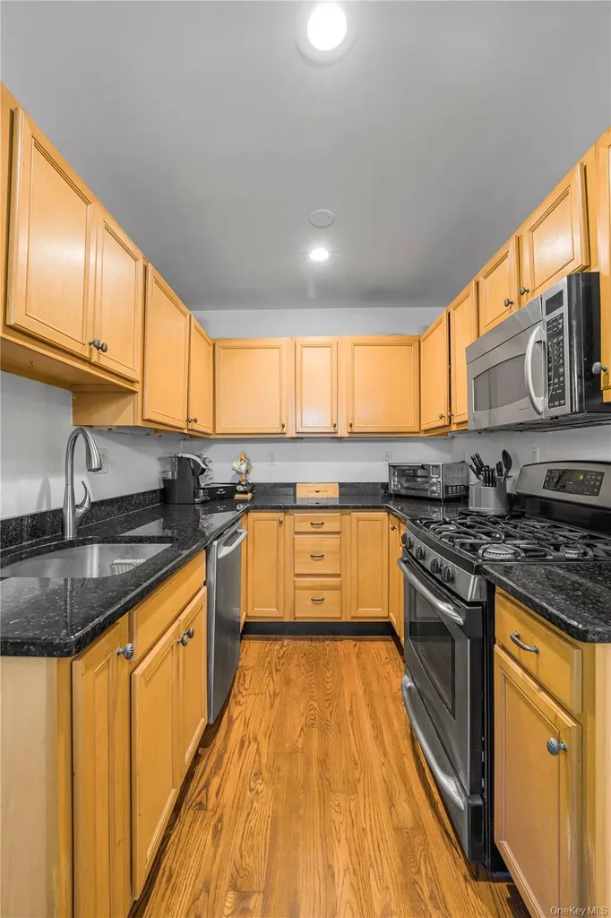 13 Bryant Crescent White Plains NY 10605
