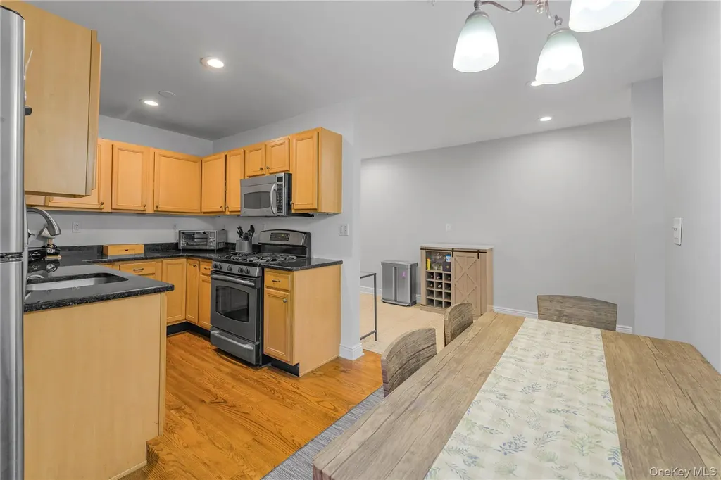 13 Bryant Crescent White Plains NY 10605