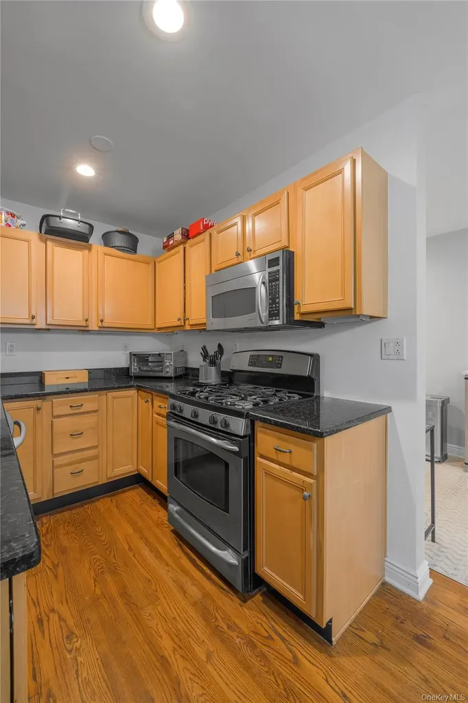 13 Bryant Crescent White Plains NY 10605
