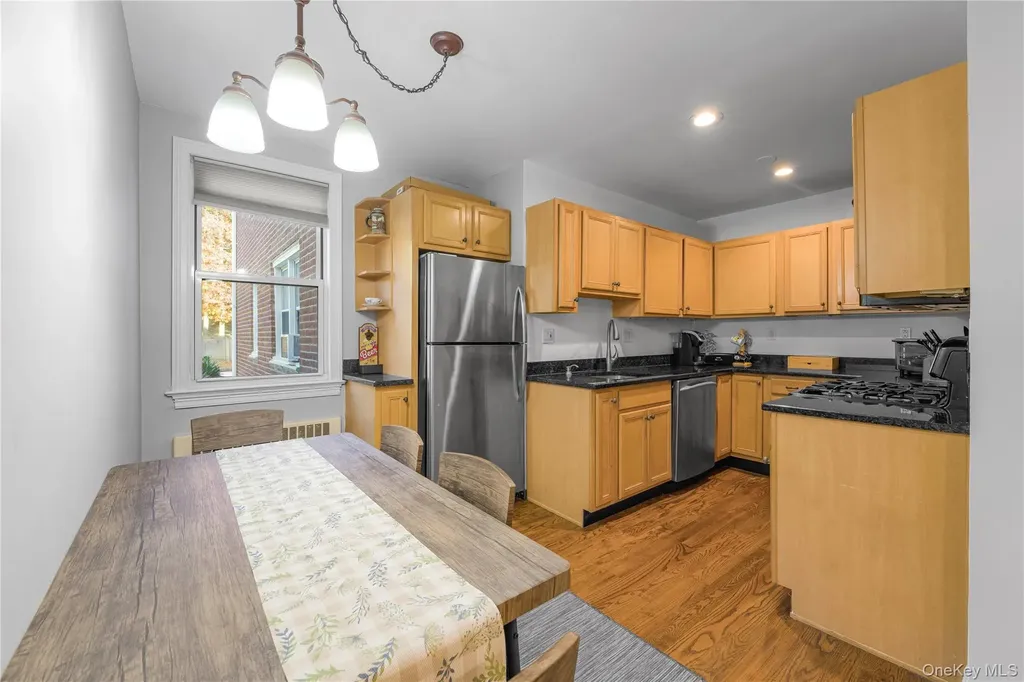 13 Bryant Crescent White Plains NY 10605