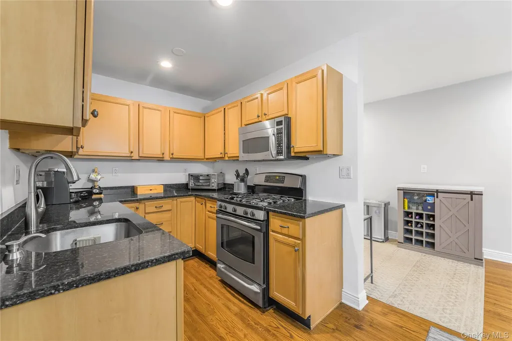 13 Bryant Crescent White Plains NY 10605