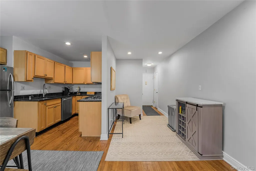 13 Bryant Crescent White Plains NY 10605
