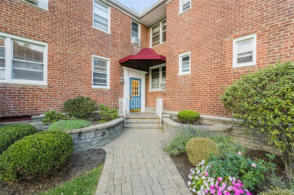 13 Bryant Crescent White Plains NY 10605