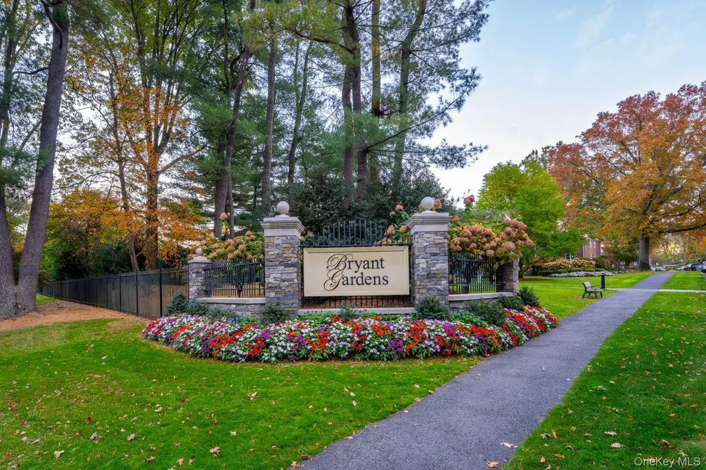 13 Bryant Crescent White Plains NY 10605