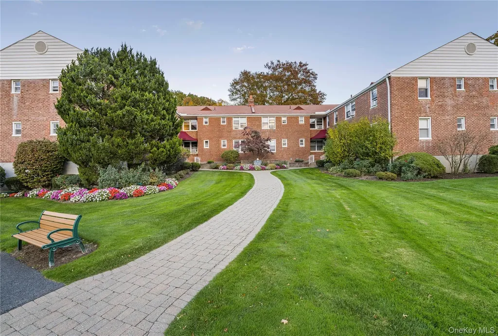 13 Bryant Crescent White Plains NY 10605