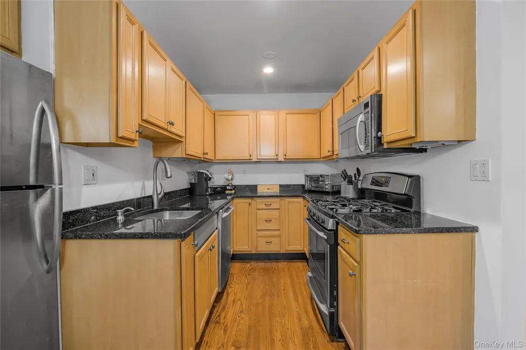 13 Bryant Crescent White Plains NY 10605