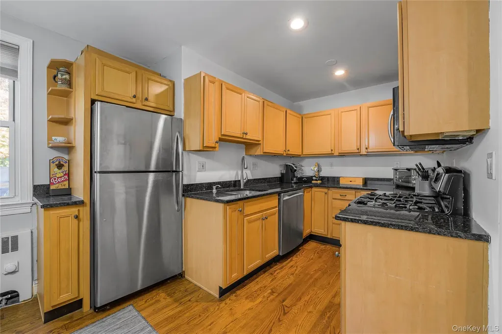 13 Bryant Crescent White Plains NY 10605