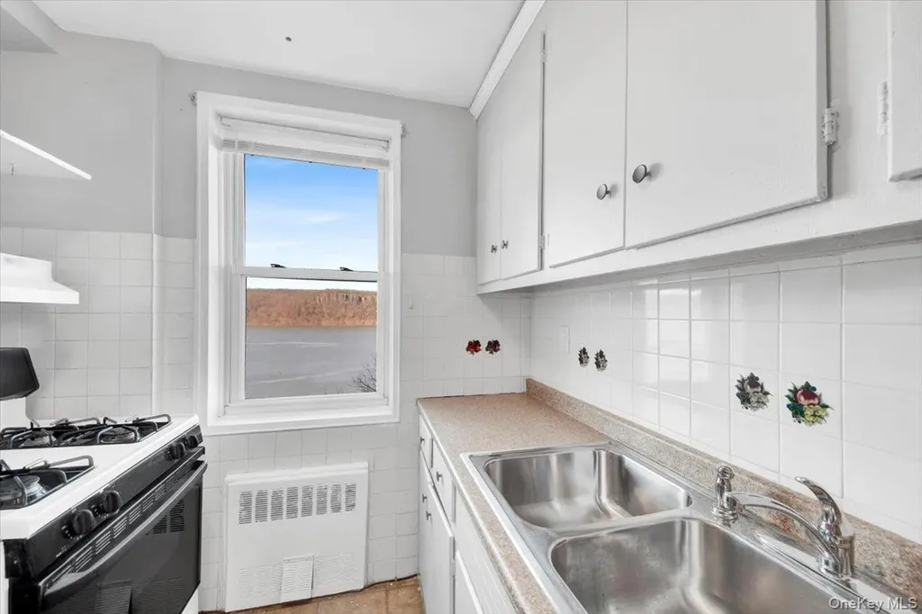 709 Warburton Avenue Yonkers NY 10701