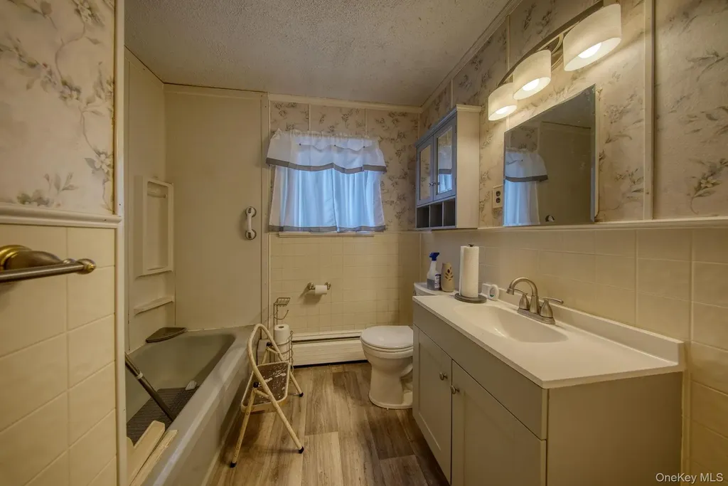 96 Duelk Avenue Monroe NY 10950