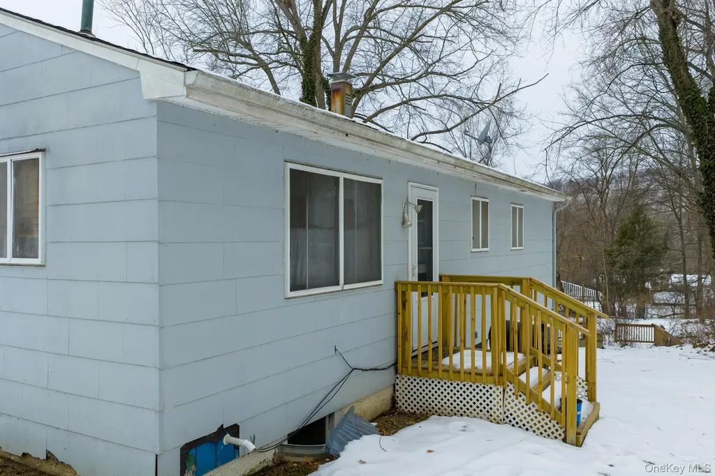 96 Duelk Avenue Monroe NY 10950