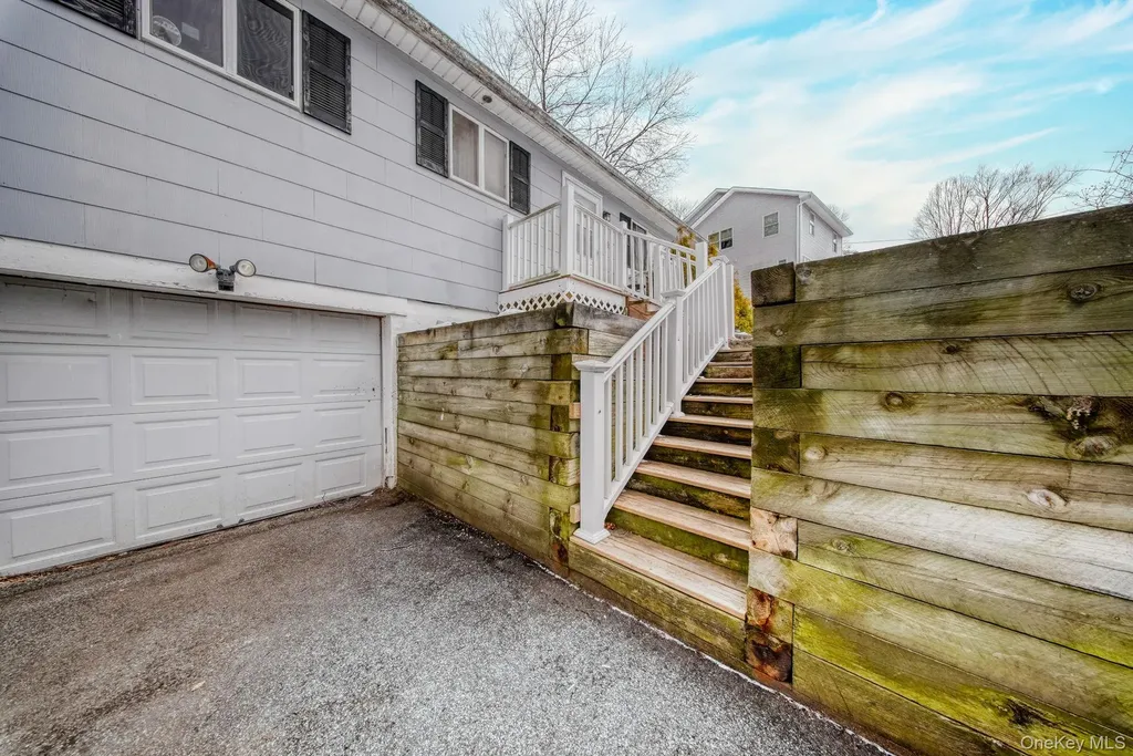 96 Duelk Avenue Monroe NY 10950