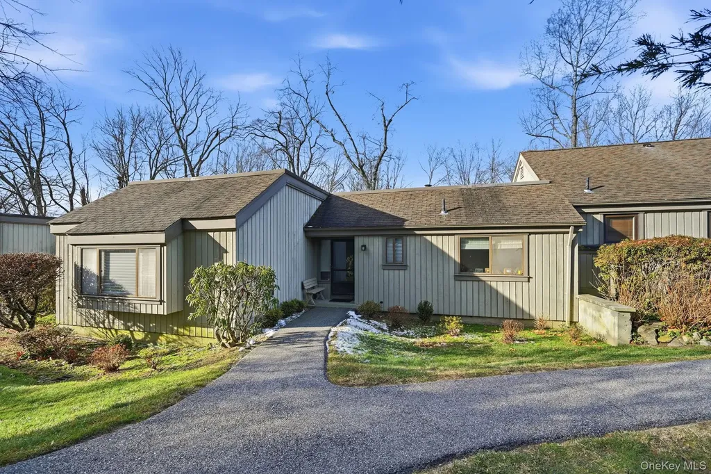 59 Heritage Hills Somers NY 10589