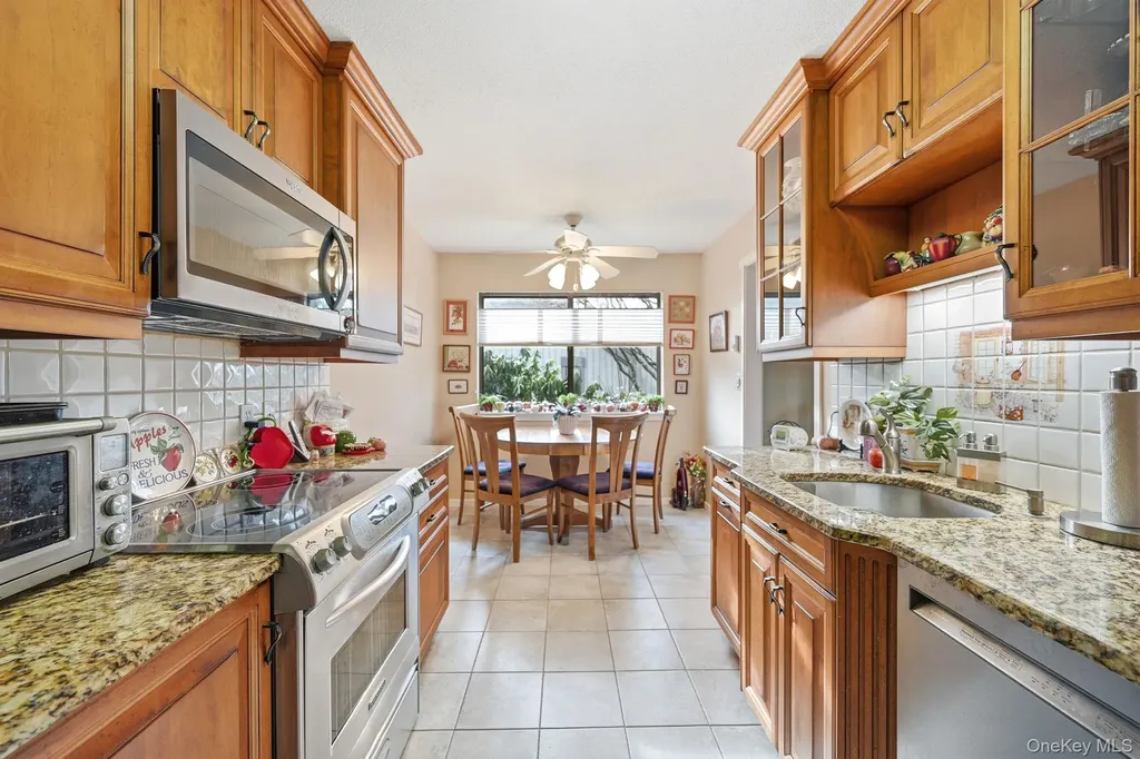 59 Heritage Hills Somers NY 10589
