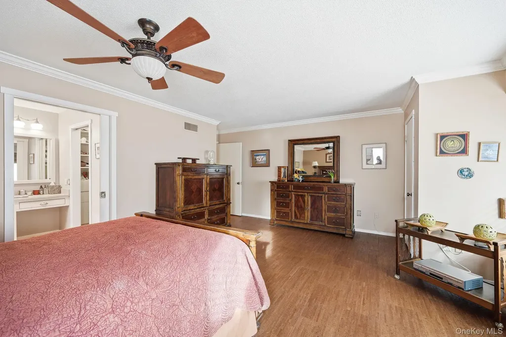 59 Heritage Hills Somers NY 10589