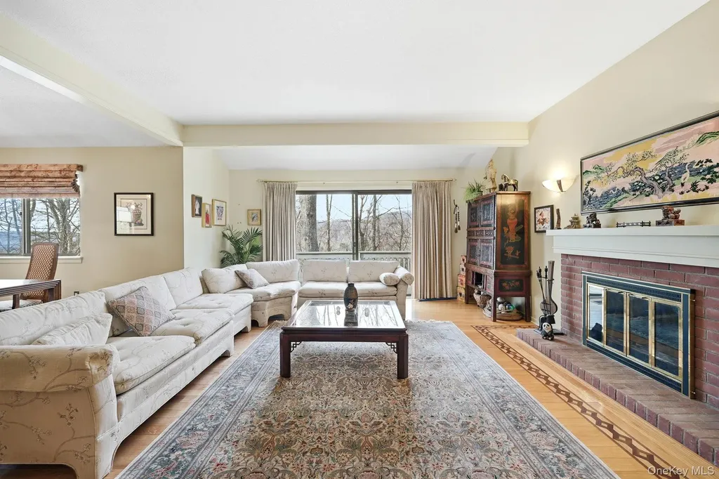 59 Heritage Hills Somers NY 10589