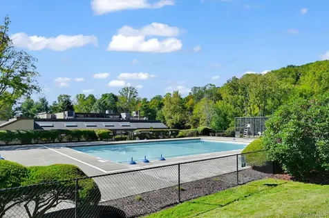 59 Heritage Hills Somers NY 10589