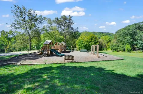 59 Heritage Hills Somers NY 10589