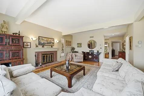 59 Heritage Hills Somers NY 10589
