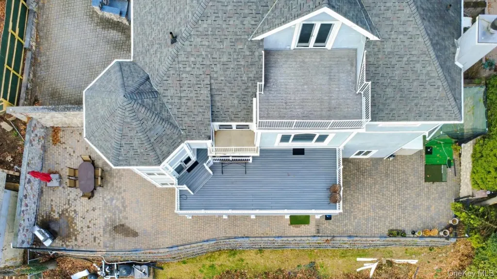 174 Douglas Staten Island NY 10304