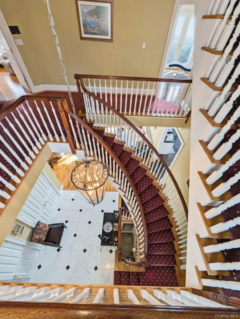 174 Douglas Staten Island NY 10304