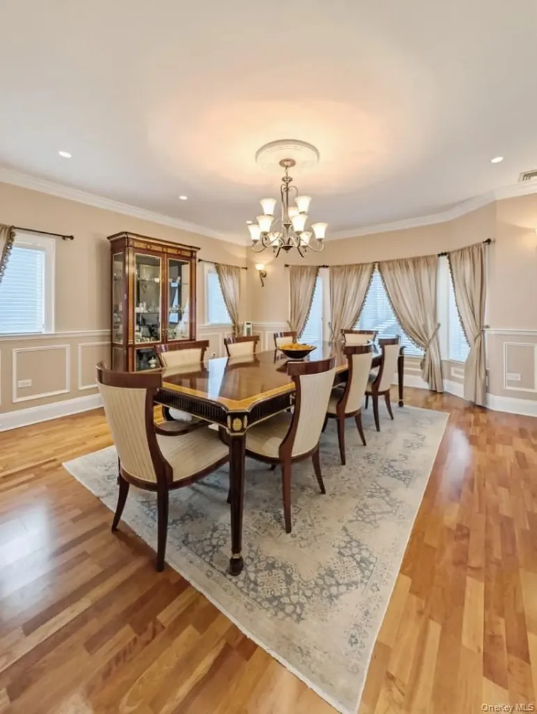 174 Douglas Staten Island NY 10304