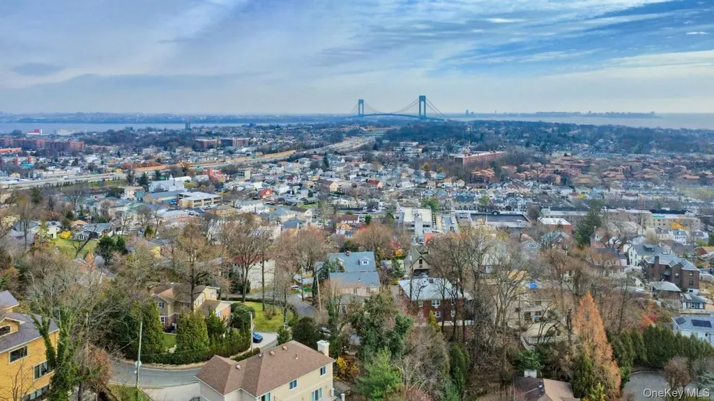 174 Douglas Staten Island NY 10304