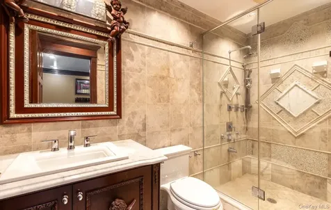 2044 26th Street Astoria NY 11105