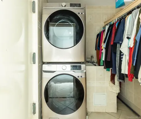 2044 26th Street Astoria NY 11105