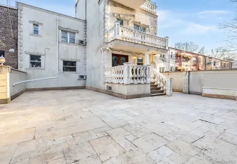 2044 26th Street Astoria NY 11105