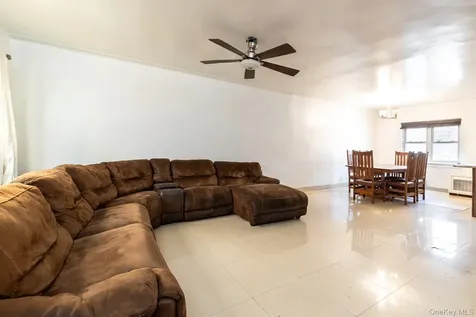 2044 26th Street Astoria NY 11105