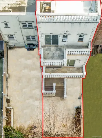 2044 26th Street Astoria NY 11105