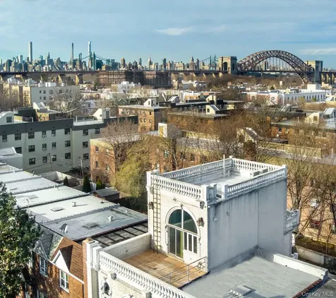 2044 26th Street Astoria NY 11105