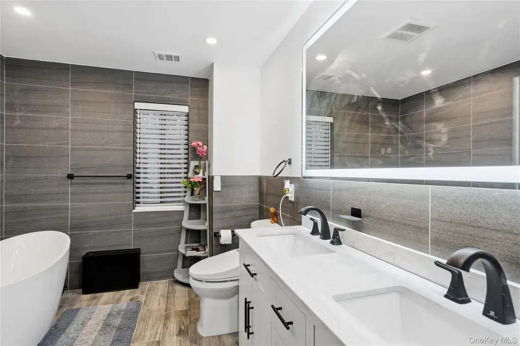 93 Estate Drive Jericho NY 11753