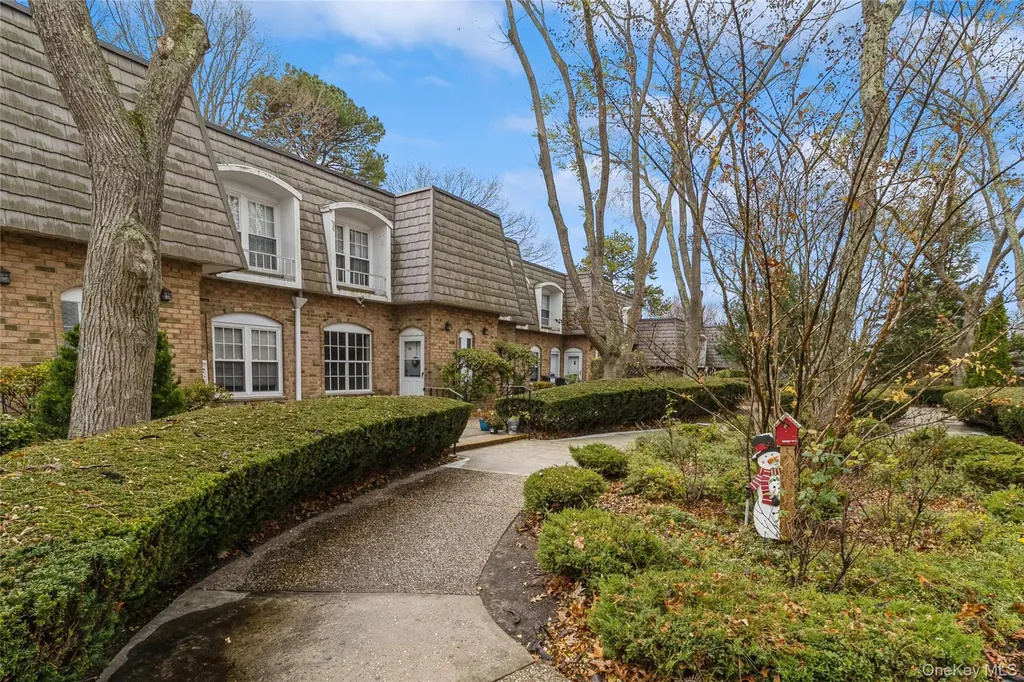 655 Middle Country Road Coram NY 11727