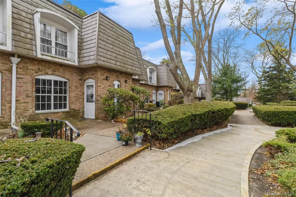 655 Middle Country Road Coram NY 11727