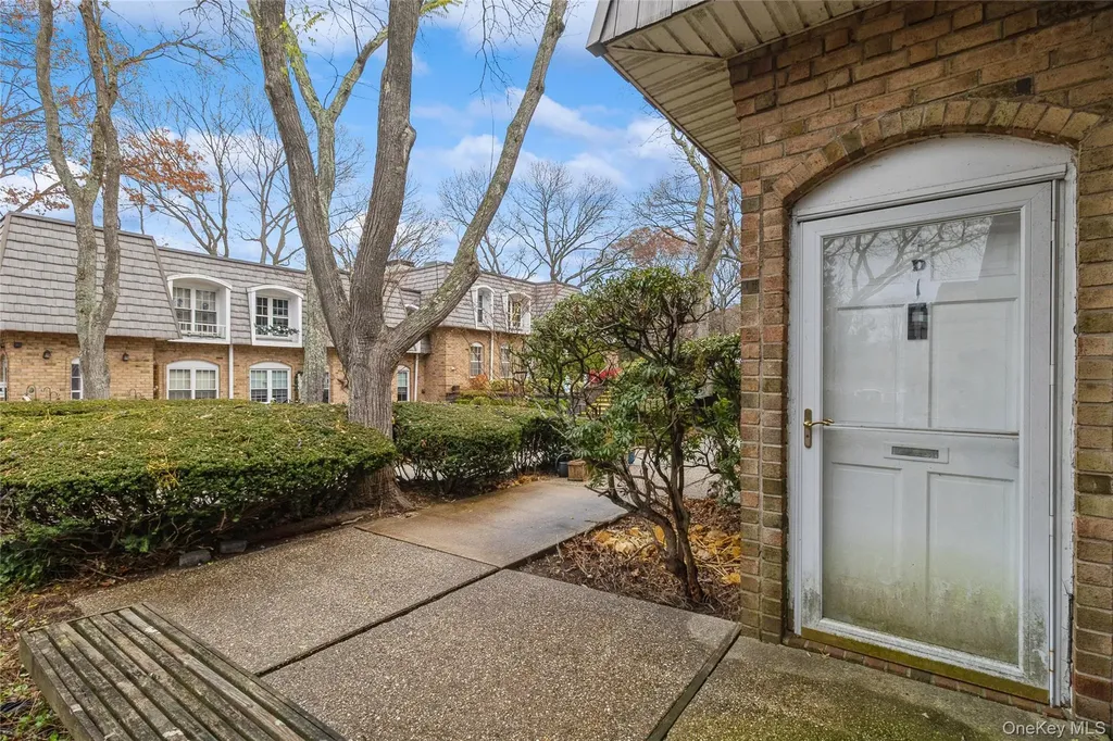 655 Middle Country Road Coram NY 11727