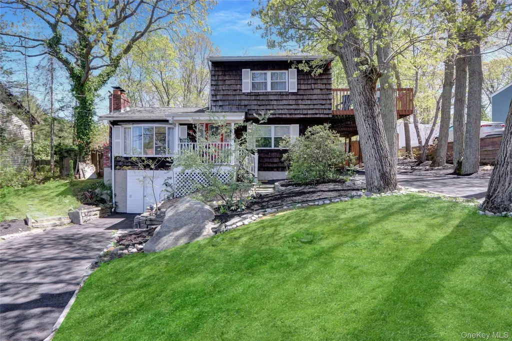 25 Zenith Road Rocky Point NY 11778