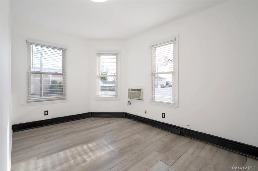 41 Atlantic Avenue Freeport NY 11520