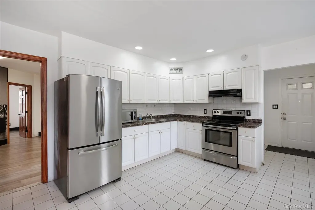 41 Atlantic Avenue Freeport NY 11520