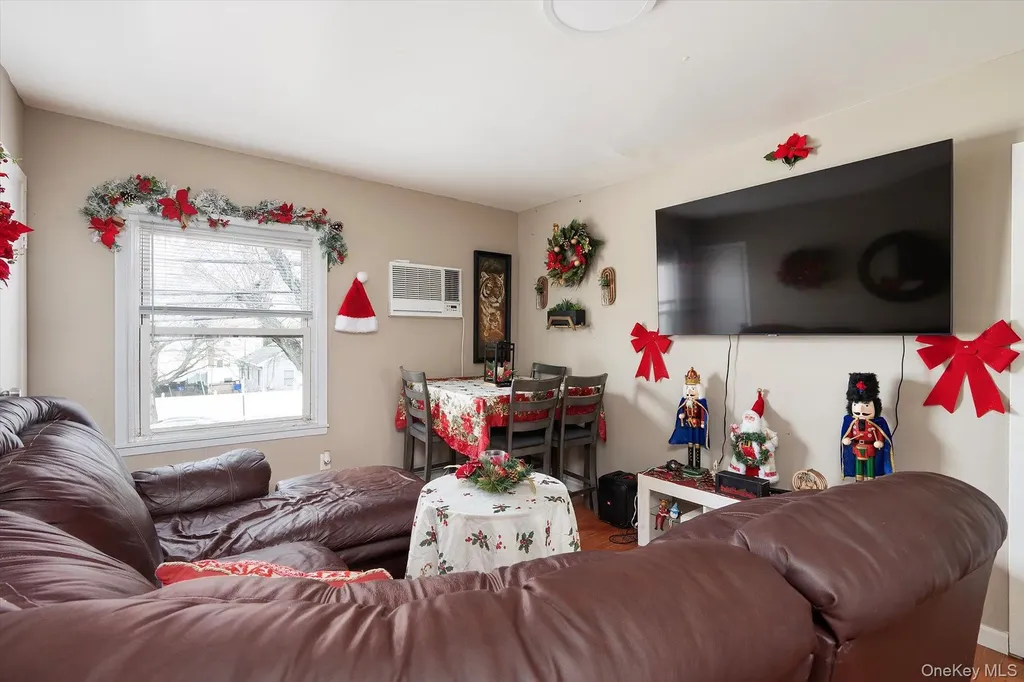 41 Atlantic Avenue Freeport NY 11520