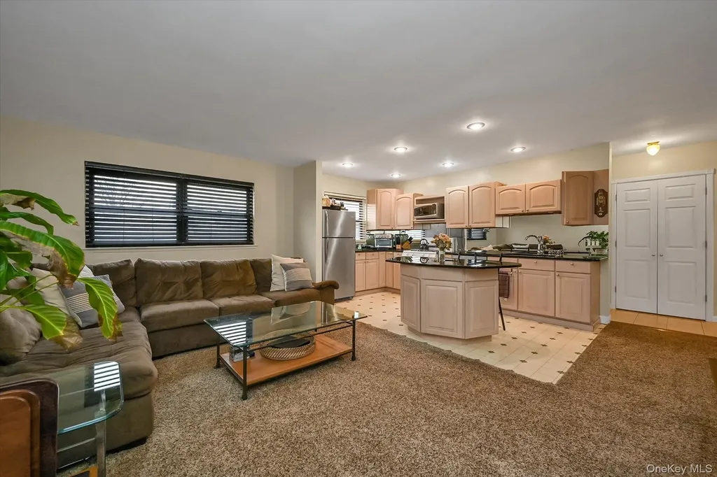 25 Elizabeth Street Farmingdale NY 11735