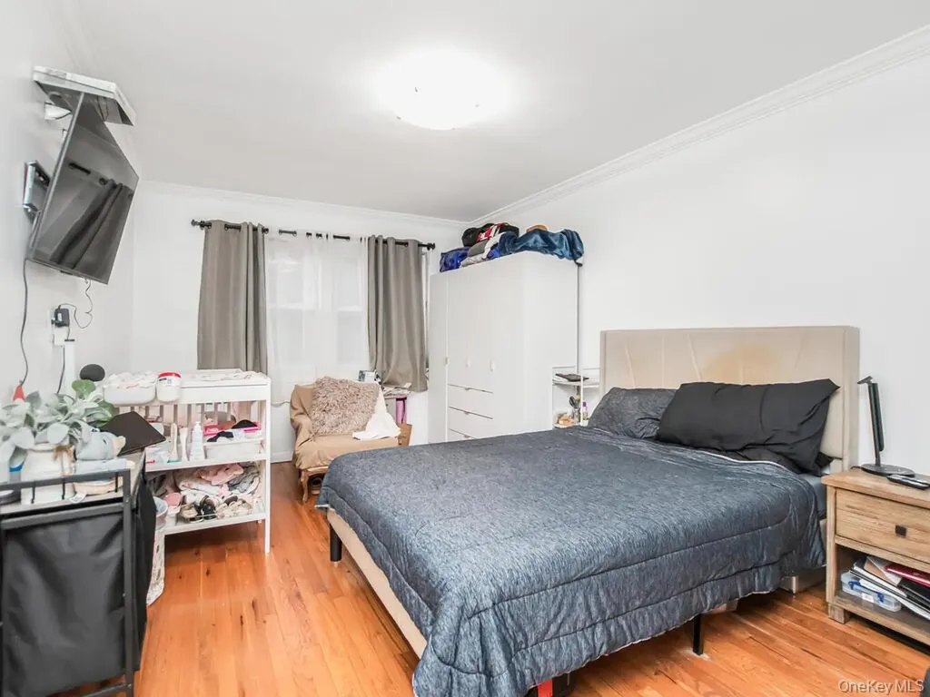 4190 E Tremont Avenue Bronx NY 10465
