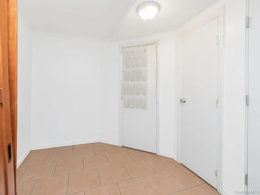 4190 E Tremont Avenue Bronx NY 10465