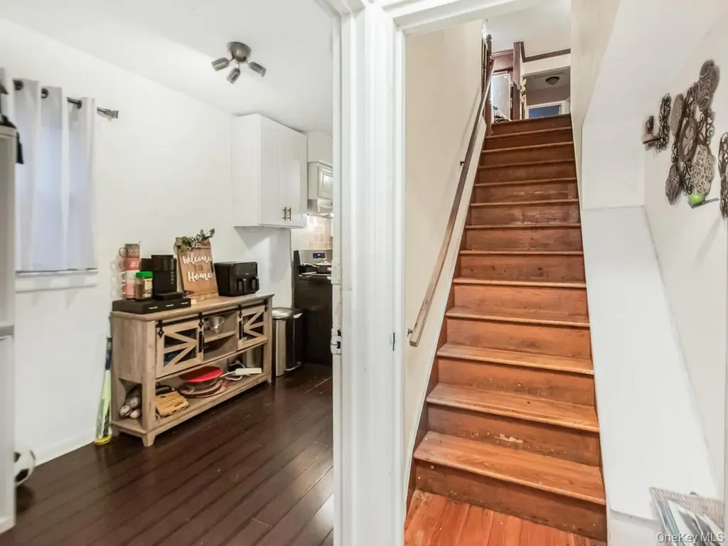 4190 E Tremont Avenue Bronx NY 10465